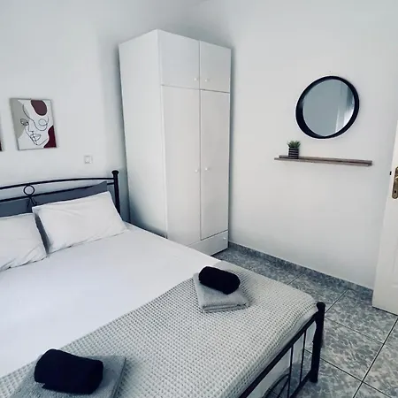 Coastline Néa Péramos