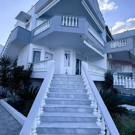 Coastline Néa Péramos