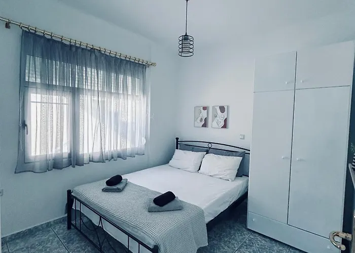 Coastline * Néa Péramos