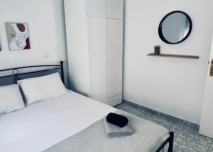 Coastline Néa Péramos